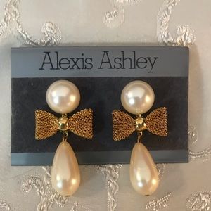 Vintage Alexis Ashley Classy Pearl Drop Earrings